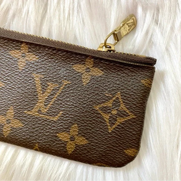 Louis Vuitton Classic Monogram LV Small pouch keychain - Picture 2 of 4